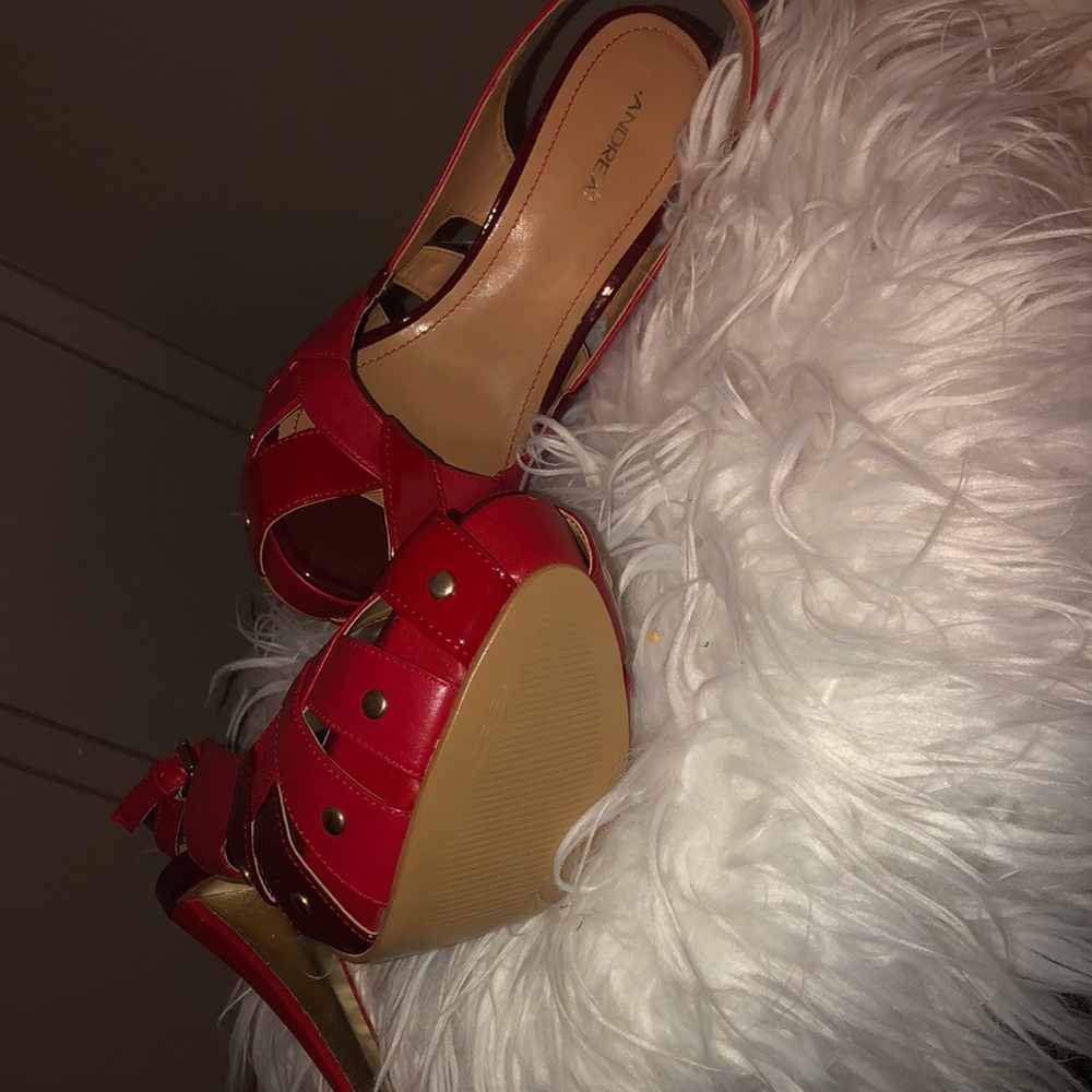 Heels - Picture 3 of 3